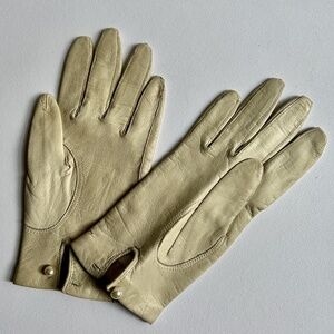 Pair Women's Cream Leather Silk Lined Driving Gloves with Pearl Buttons